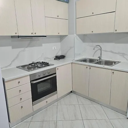 Pleasing Place With Free Parking On Site In Komuna E Parisit 아파트 *