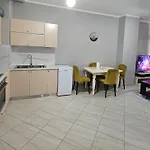 Collection Komuna E Parisit Private Parking *
