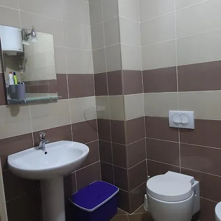 Collection Komuna E Parisit Private Parking * Tirana