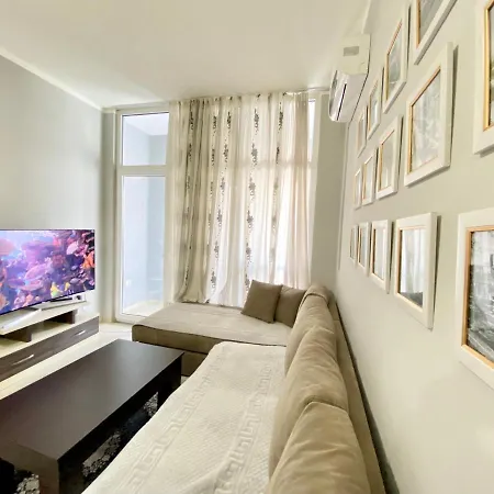 Collection Komuna E Parisit Private Parking Apartment Tirana