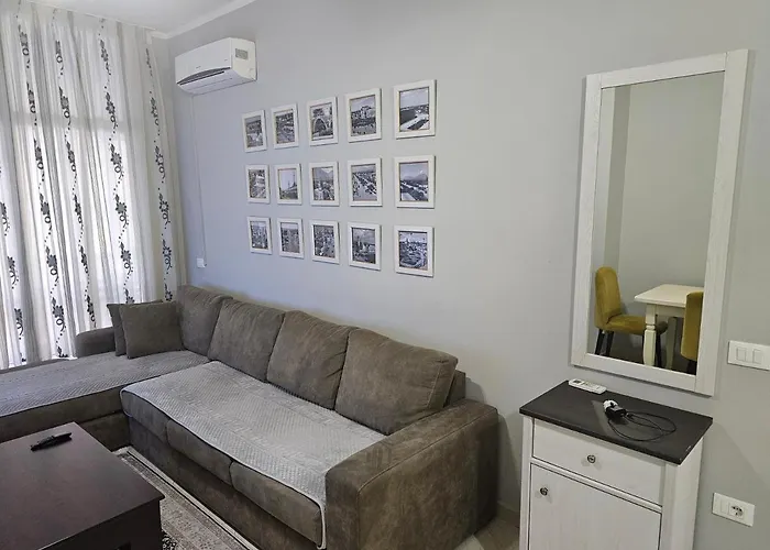 Pleasing Place With Free Parking On Site In Komuna E Parisit